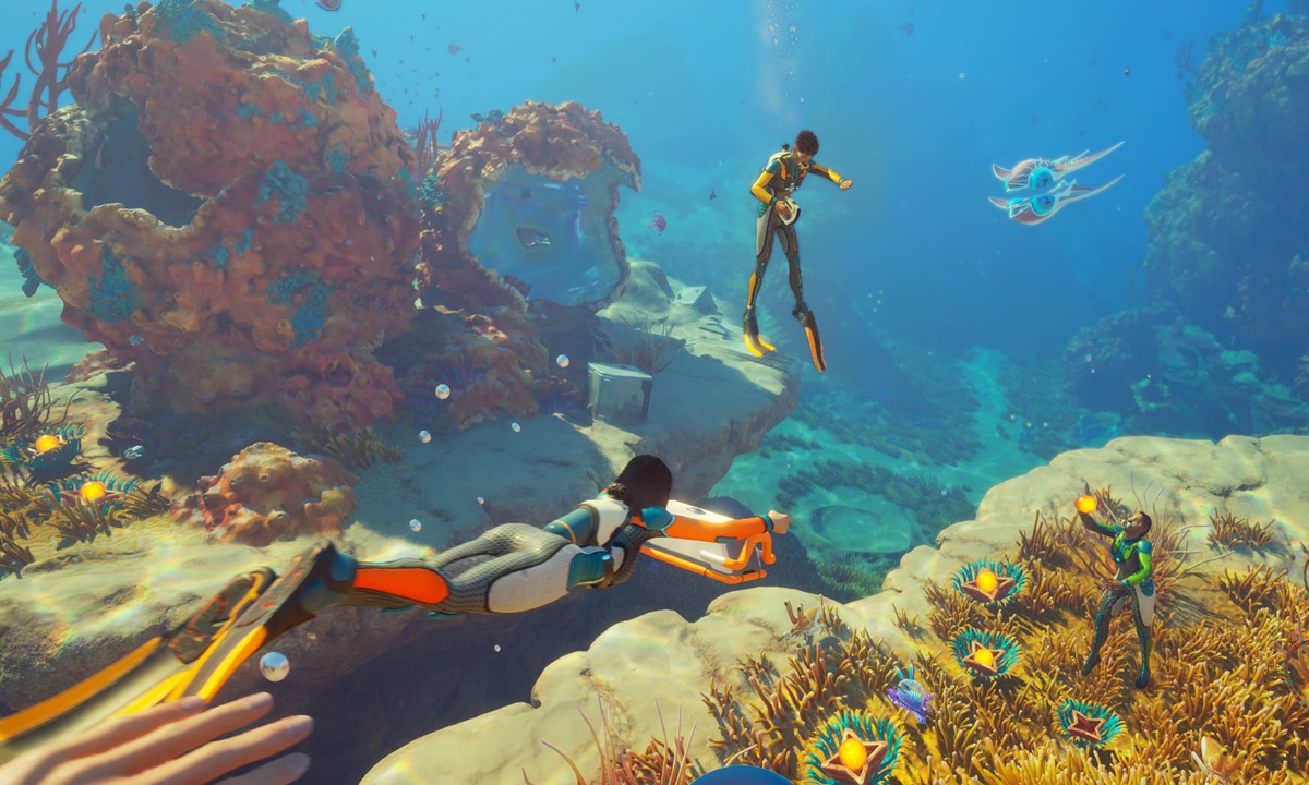 Subnautica 2 co-op base crop showing roles tying back into a growing shared home loop.